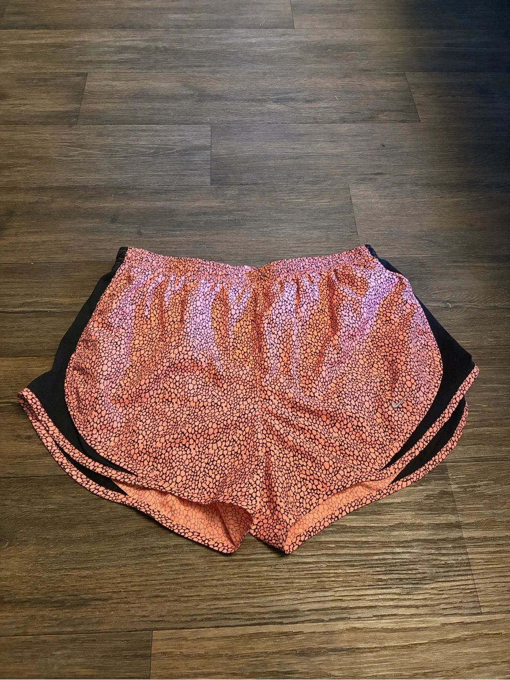 Nike Women’s Activewear Dri-Fit Lined Pink & Black Running Shorts Size Large - Picture 2 of 7